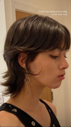 Soft Mullet Haircut, Androgynous Hair, Shaggy Short Hair, Haircut Tutorial, Long Wolfcut Haircut, Wolfcut Haircut