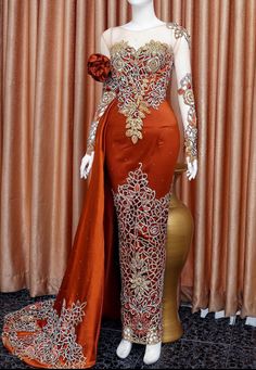 Urhobo Bride, Elegant Women Outfit, Nigerian Clothing, Bride Wedding Outfit, Nigerian Wedding Dresses Traditional, Igbo Traditional Wedding, Nigerian Wedding Dress, Nigerian Outfits