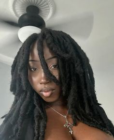 Woman With Dreadlocks, Female Dreads, Thick Locs, Long Dreads, Pelo Afro, Dread Hairstyles, Dark Skin Women