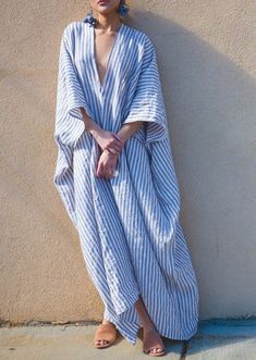 Vacation Maxi Dress, Mode Kimono, Deep V Neck Dress, Mode Abaya, Beach Maxi Dress, Vestidos Vintage, Striped Maxi, Long Summer Dresses, Striped Maxi Dresses