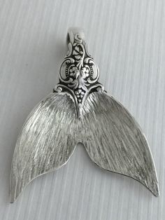 Ask about Special Orders Sterling Spoon Mermaid Tail Pendant by NotSoFlatware on Etsy https://www.etsy.com/listing/215178538/ask-about-special-orders-sterling-spoon Silver Spoon Jewelry, Cutlery Art, Silverware Crafts, Fork Jewelry, Flatware Jewelry, Silverware Art, Silverware Jewelry, Spoon Jewelry, Silver Spoon