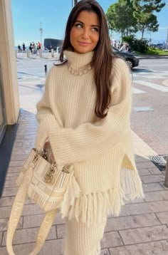 Wedding Gown Accessories, Modest Wardrobe, Turtleneck Sweaters, Fluffy Sweater, Slouchy Sweater, Womens Sweaters, Sweater Oversize, Knitwear Fashion, Knitwear Tops