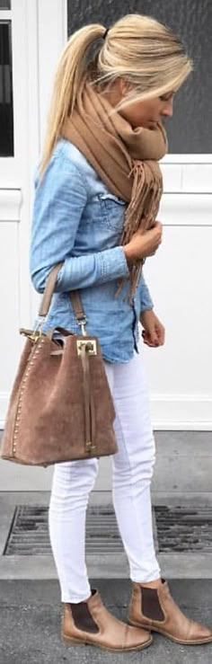 shoes outfit damen Damen Outfit, Preppy Summer Outfits, Scarf Casual, Shoes Outfit, Fashion 2020, White Pants