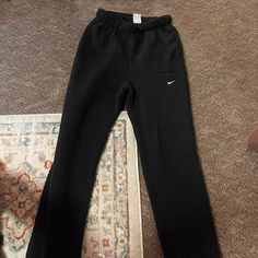 Nwot Fluffy Nike Sweatpants Straight Leg Sweatpants Straight Leg, Nike Sweatpants, Grey Nikes, Nike Pants, Nike Black, Black Nikes, Track Pants, Nike Women, Pant Jumpsuit