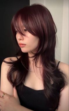 Waves With Bangs, Soft Wavy Hair, Messy Look, Winter Hair Color Ideas, Korean Winter, Hair Inspiration Long