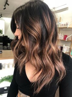 Hair Color Caramel, Dark Hair With Highlights, Caramel Hair, Hair Color Light Brown, Brunette Balayage Hair, Brown Hair Balayage, Hair Color Highlights, Balayage Brunette