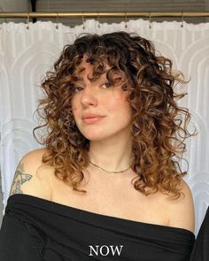 Top Curly Hair Products, Best Summer Hairstyles, Shaggy Curly Hair, Corte Shaggy, Layered Curly Haircuts, Perfect Curly Hair, Highlights Curly Hair