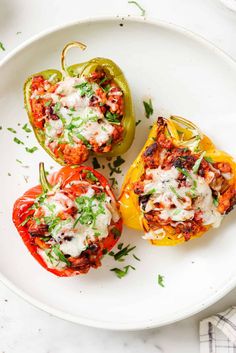 Everything you want in a good comfort food dish, these Italian Stuffed Peppers are packed with a bacon-turkey bolognese sauce and topped with melty mozzarella cheese. Each bite has hints of red wine, herbs, and lots of tomatoes, it's a party of Italian flavors that will be your new go-to. Easy to make ahead too! Stuffed Peppers With Ground Beef, Turkey Bolognese Sauce, Healthy Stuffed Peppers, Sausage And Cream Cheese, Lasagna Stuffed Peppers, Italian Stuffed Peppers, Turkey Bolognese, Stuffed Peppers Healthy, Coconut Dessert