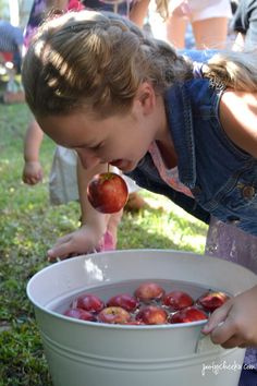 Great backyard County Fair birthday party. Lots of great pictures and ideas. County Fair Birthday, Horse Birthday Parties, Bobbing For Apples, Cowgirl Birthday Party, My Little Pony Party, Horse Party, Horse Birthday, Farm Birthday Party, Pony Birthday