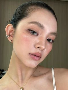 Muted Makeup Looks, Neutral Tone Makeup, Cool Tone Makeup Looks, Muted Makeup, Cool Tone Makeup, Soft Makeup Looks, Korean Eye Makeup, Asian Eye Makeup, Nude Makeup