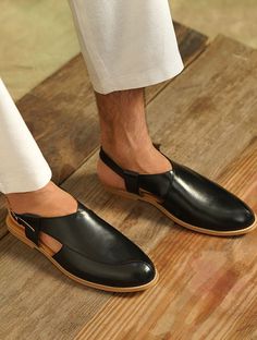 Men Black Leather Solid Open Back Sandals Traditional Leather Open Toe Shoes, Luxury Open Heel Sandals For Men, Leather Chappals For Men, Man Sandals Leather Style, Male Slippers Leather Sandals, Indian Sandals, Mens Sandals Fashion, Bespoke Clothing, Mens Leather Sandals