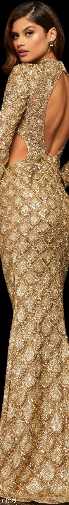 Sherri Hill Gown #SherriHill #LiniKennedyOliveira Extravagant Lifestyle, Lady Luxury, Wedding Wonderland, Gold Digger, Gold Beauty, Stay Gold