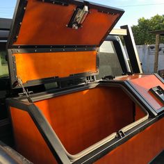 Pickup truck wooden toolbox Wooden Truck Tool Boxes, Truck Bed Overland Trailer, Truck Toolbox Ideas, Truck Toolbox Organization, Pickup Tool Boxes, Headache Rack Trucks, Truck Bed Box, Work Truck Organization, Wood Toolbox