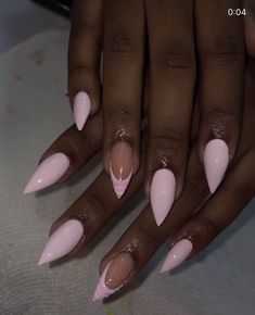 Sharp Nails Acrylic, Medium Stilleto Nails, Matte Stiletto Nails, Stilleto Nails Designs, Nail Paints, Sharp Nails, Hippie Nails, Rapunzel Hair