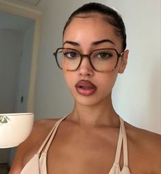 Glasses Inspiration, Cindy Kimberly, روتين العناية بالبشرة, Face Card, Pretty Makeup, Cute Makeup, Aesthetic Makeup, Simple Makeup