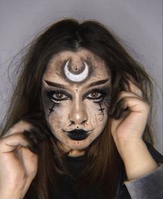 Lunar Witch Makeup, Gothic Face Paint, Hecate Makeup, Evil Witch Makeup, Satanic Makeup, Lilith Makeup, Haloween Mackup Ideas, Pagan Makeup