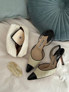 Discover vintage designer heels from Ciao Kasia 🤍✨ Vintage Manolo Blahnik, Manolo Blahnik Heels, Gorgeous Heels, Slingbacks, Vintage Designer