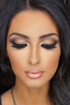 Bridal Eye Makeup Ideas You Just Can't Miss | make-up for beginners | make-up tips | make-up tutorial |make-up looks | make- up ideas | make-up hacks | make-up tricks | make-up diy | www.locket-world.com #WeddingMakeup Bridal Smokey Eye Makeup, Make Up Diy, Makeup Cantik, Perfect Eyebrow Shape, Bentuk Alis, Wedding Hairstyles And Makeup, Bridal Eye Makeup, Dramatic Eye Makeup