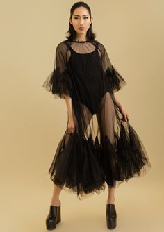 Avant Garde Outfit, Tulle Dress Short, Dress Layer, Overlay Dress, Sheer Dress, Tee Dress, Prom Gown, Tulle Dress, Party Dresses