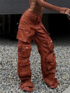 "14 Women's Cargo Pants with a Workwear Feel: Stylish and Functional" Leather Cargo Pants, Leather Overalls, Sleeveless Trench Coat, Sleeveless Trench, Sweater Skirt Set, Denim Trench Coat, Cargo Pants Outfit, Chic Pants, Cropped Leather Jacket