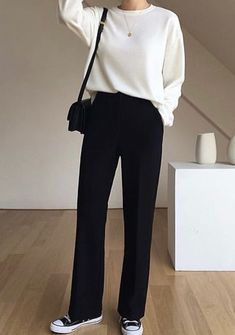 Outfits With Converse, Elegante Casual, Mode Casual, Casual Work Outfits, Mode Inspo, 가을 패션, Outfits Casual, Business Casual Outfits, Looks Style