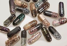 fun fun fun Glitter Pills, Under Your Spell, Silver Wallpaper, Trashy Y2k, Foto Ideas Instagram, Alexa Chung, Party Girls, A Train