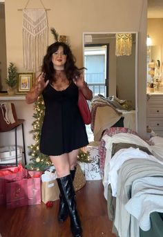 Outfit For The Bar, Last Minute Work Outfit, Thanksgiving Dinner Outfit Ideas, Friendsgiving Outfit Ideas Midsize, Move Date Outfit, Curvy Women Winter Outfits, Christmas Midsize Outfits, Boots Outfit Midsize, Mid Size Date Night Outfits Winter