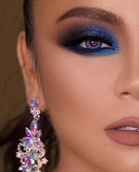 Navy Eye Makeup, Blue Glitter Eyeshadow, Peacock Eye Makeup, Dark Makeup Looks, Makeup Ojos, Sparkly Makeup, Bridal Eye Makeup, Beginners Eye Makeup, Makeup Shades