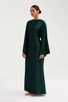 Flowy Dress Hijab, Long Sleeve Maxi Satin Dress, Long Sleeves Formal Dress, Long Dresses Formal With Sleeves, Long Dresses With Long Sleeves, Black Dress Classy Plus Size, Modest Dress Wedding Guest, Graduation Dress Maxi, Satin Maxi Dresses