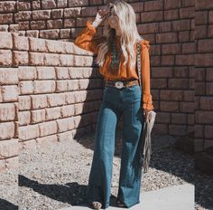 Womens Boho Fall Outfits, Mid Size Western Outfit, Casual Nfr Outfits, Boho Cowgirl Outfits, Western Influence Fashion, Western Fall Outfits Women, Western Interview Outfit, Nfr Outfits For Vegas Cowgirl Fashion 2023, Nfr 2023 Outfits