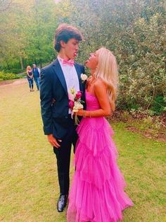 Hot Pink Prom Dresses, Pink Tulle Prom Dress, Dream Prom Dress, Prom Photoshoot, Prom Couples, School Dance Dresses, Prom Poses