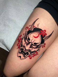 Oni Mask Tattoo Women, Feminine Hannya Mask Tattoo, Oni Mask Tattoo Leg, Japan Demon Tattoo, Geisha Hannya Tattoo, Hanna Mask Tattoo, Hanya Mask Tattoo Traditional, Trad Japanese Tattoo, Minimalist Japanese Tattoo