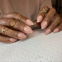 Nude acrylic nails Nails And Rings, Natural Nails Manicure, Milky Nails, Classy Nail Designs, Subtle Nails, Nails Today, Minimal Nails, Work Nails, Blush Nails