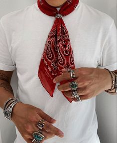 Fest Outfits, Men With Street Style, Cowboy Outfits, Red Bandana, Stylish Mens Outfits