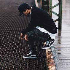 Full Black Outfit Men, Vans Sk8 Hi Outfit, Sk8 Hi Outfit, White Vans Outfit, Black Vans Outfit, Full Black Outfit, Vans Sk8 Hi Black, High Tops Outfit