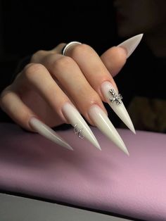 Long White Stiletto Nails, White Stilletos Nails, Nail Ideas Stiletto, Nail Inspo Stiletto, Nails Stiletto Long, Long Sharp Nails, Stiletto Nails Long, Long White Nails, White Stiletto Nails