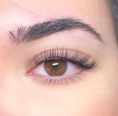 Longer Eyelashes Naturally, Natural Looking Eyelash Extensions, Natural Long Eyelashes, Evening Eye Makeup, Lashes Fake Eyelashes, Natural False Lashes, Lash Lifting