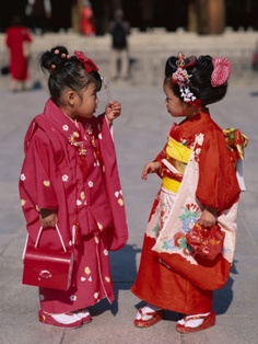 Girls Dressed in Kimono, Shichi-Go-San Festival (Festival for Three, Five, Seven Year Old Children) Kimono Ideas, Kids Around The World, Asian Kids, Chinese Clothing, World Cultures, Fukuoka, Japanese Kimono, Yokohama, Okinawa