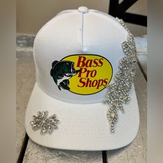 Brand New! Custom Swarovski Blinged Out Bass Pro Trucker Cap! Snapback Painted Clothes Diy, Custom Trucker Hats, Diy Vinyl, Crafty Moms, Diy Hat, Painted Clothes, Fashion Hacks Clothes