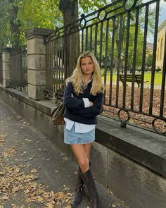 Stockholm Fall Fashion, Demin Skirt Winter Outfit, Jeans Skirt Winter Outfit, Jean Skirt Winter Outfit, Jean Skirt Outfits Winter, Jeans Skirt Outfit Winter, Fall Denim Skirt Outfits, Jean Skirt Outfits Fall, Denim Skirt Outfit Winter