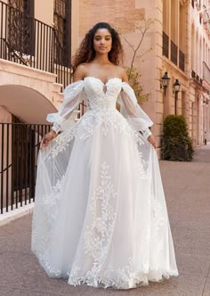 |Morilee Jeannette Κούρεμα Bob, Pretty Wedding Dresses, Fishtail Braid, White Wedding Dress, Lace Beach Wedding Dress, Dream Wedding Ideas Dresses, A Wedding Dress, Pretty Wedding, Romantic Weddings