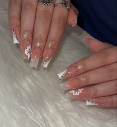 Nail Ideas Acrylic Latina, Short Quince Nails White, Nails For Communion, Dama Nail Ideas, Latina Nails Medium, Latina Nail Designs Medium, Quince Nails White, Nail Ideas Mexican, Latina Nail Designs White