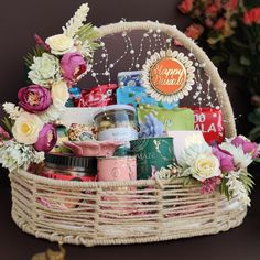 "Diwali  hamper filled with dry fruits, snacks, candles, and more, an ideal choice for gifting to friends and family during the festival." Dryfruit Hampers Ideas, Gifts For Friends Wedding, Wedding Hampers For Guests, Dry Fruits Packing Ideas Gift, Room Hampers, Gift Packing Ideas, Gifting Business, Diwali Items, Fruit Flower Basket