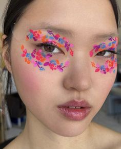 Southeast Asian Makeup, Rainbow Laces, Colored Eyeliner, School Makeup, Trendy Makeup, Eyeliner Looks, Southeast Asian, Asian Makeup, Makeup Designs