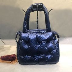 SPECIFICATIONSsacs a main de luxe femmes sacs designer: sac a main femme de marquesac a main femme de marque luxe cuir: Fashion Shoulder Messengersac a main: Space Cottonluxury handbags women bags designer: bags for women 2018designer handbags high quality: famous brand handbagscross body bags: designer brand luxury womenbayan canta: Bag DownTypes of bags: Handbags Crossbody bagsStyle: FashionShape: Casual TotePlace Of Origin: GUANG DONG ProvincePattern Type: SolidOrigin: CN(Origin)Occasion: Ver Bucket Purses, Bucket Handbags, Quilted Tote Bags, نظارات شمسية, Quilted Totes, Women Bags Fashion, Bags Tote, Designer Shoulder Bags, Air Bag