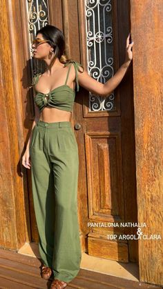 Green Outfits For Women Summer, California Girl Fashion, Green Outfits For Women, Look Fashionista, Scandi Fashion, Summer Day Dresses, Design Moda, Beachwear Fashion, Classy Fashion