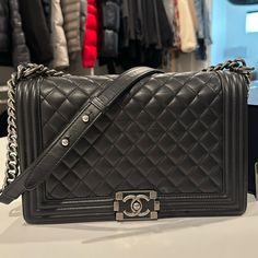 Excellent Condition, No Damage Or Scratches On The Outside. There Are Minor Stains Inside The Bag. Please Look At The Photos Carefully Chanel Bags, Chanel Boy, Chanel Bag, Cross Body, Dust Bag, Look At, Chanel, Bag Lady, Black