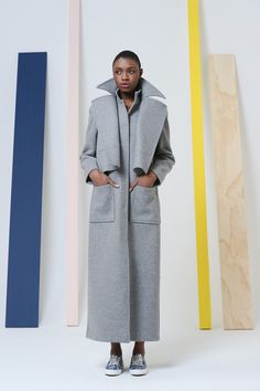 Rosie Assoulin Fall 2014 Architecture Origami, Miss Moss, Rosie Assoulin, Fashion Articles, Grey Coat, Fall 2014, Set Design, Grey Fashion