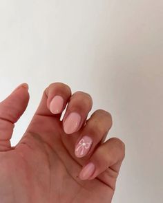 Pink Oval Nails Designs, Short Clean Pink Nails, Baby Girl Nails Mom, Baby Pink Nails With Bow, Short Pink Biab Nail Designs, White And Pink Nail Designs, Pink Thanksgiving Nails, Short Nails Bow Design, Cute Simple Bow Nails