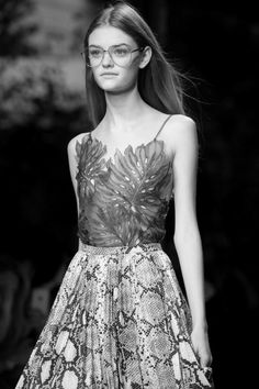 Fashion, model, black and white, famous, beautiful, beauty, makeup Willow Hand, True Spring, Gucci Spring, Fashion 2016, Detail Photos, Monstera Leaves, Spring Summer 2016, 2016 Fashion, Summer 2016